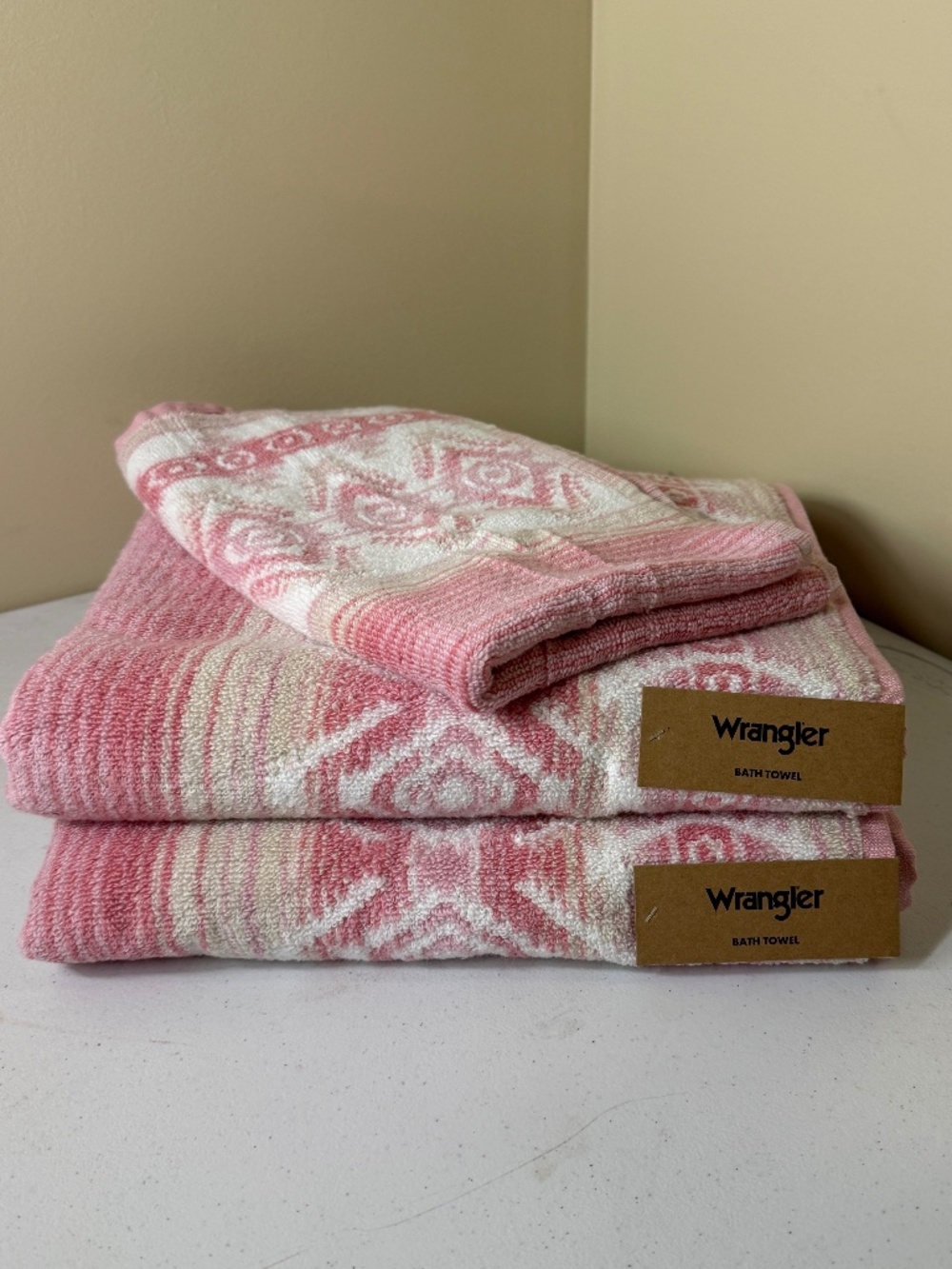Wrangler Jericho Pink Aztec Country Western 2 Bath 1 Hand Towel Set NEW